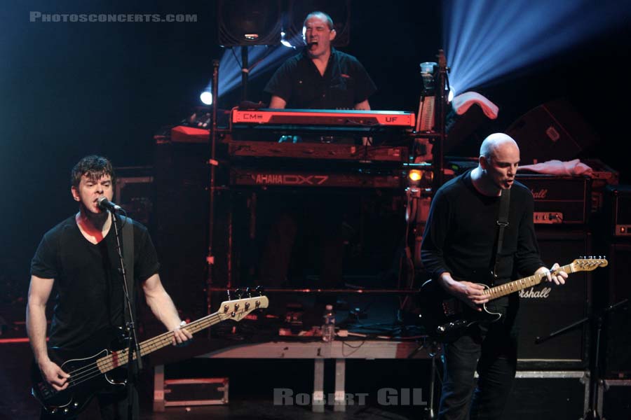 THE STRANGLERS - 2007-04-06 - PARIS - La Cigale - Jean-Jacques Burnel - Raymond Barry Warne - David Paul Greenfield